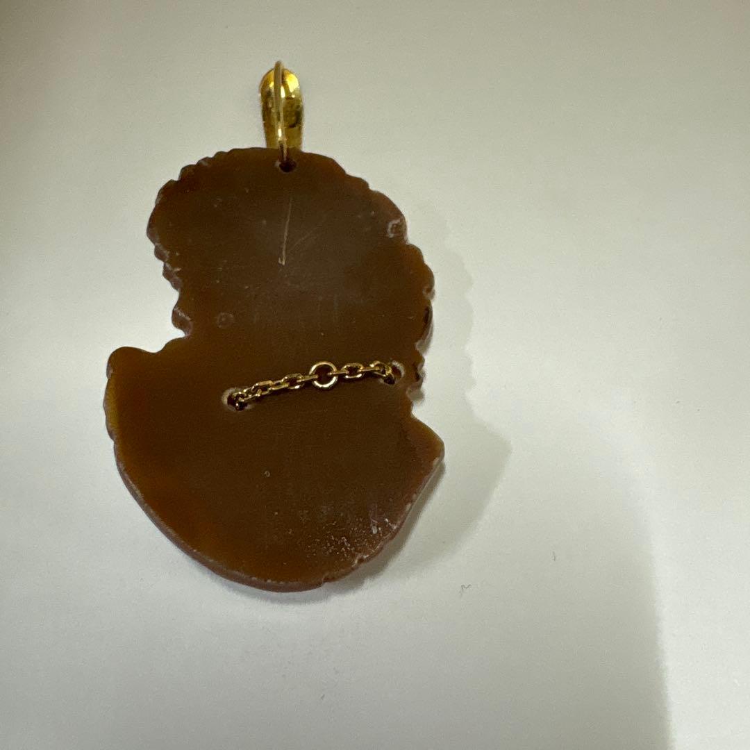 Ｋ１８　ＰＴ９００　シェルカメオ　ダイヤモンド付き　ペンダント