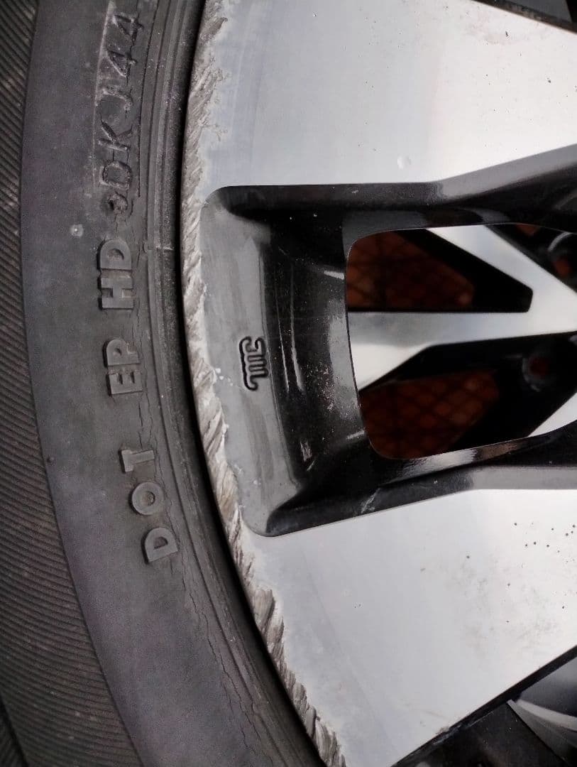 値下げしました。 ブリヂストン 225/60R18 タイヤ・ホイールセット