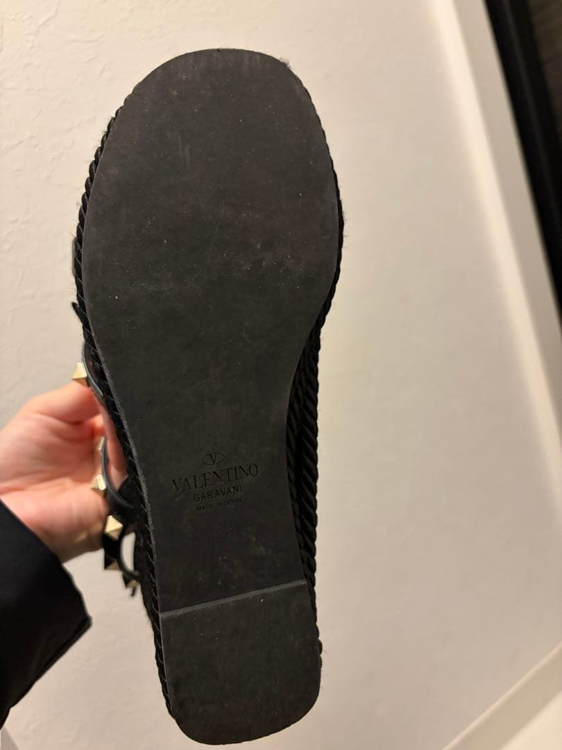 VALENTINO ウェッジソールサンダル　ヒール　スタッズ　ブラック36サイズ