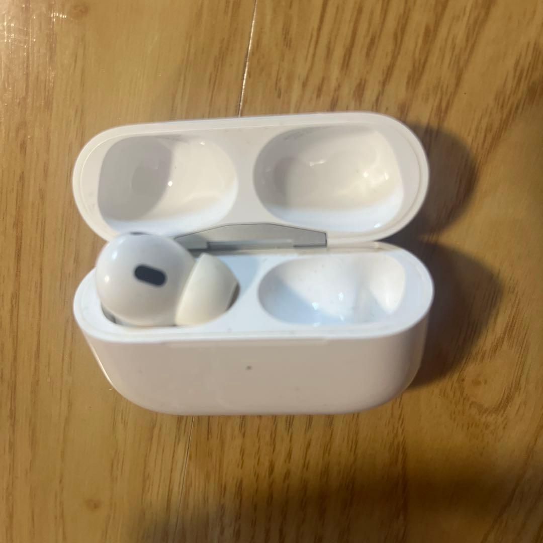 エアポッツプロ 第2世代 ケース本体と左耳