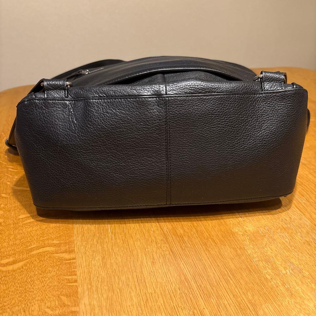 COLE HAAN 黒 レザーリュック