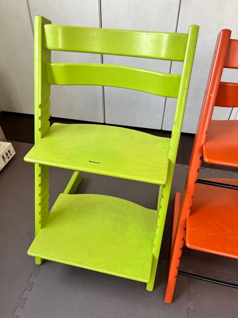 STOKKE ストッケ　トリップ トラップ　グリーンとオレンジのチェア