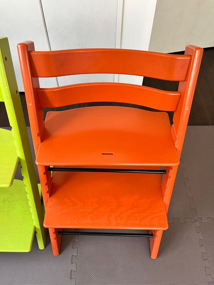 STOKKE ストッケ　トリップ トラップ　グリーンとオレンジのチェア