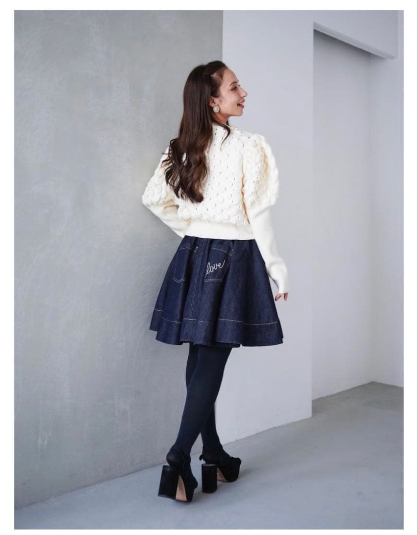 新品未使用タグ付き オブリ obli ホワイトニットカーディガン パール付き