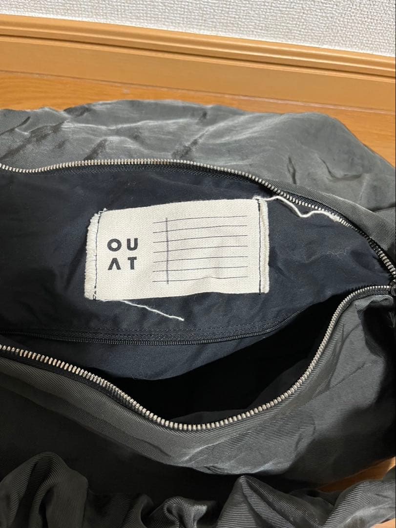 OUAT オーユーエーティー ショルダーバッグ グレー メンズ レディース