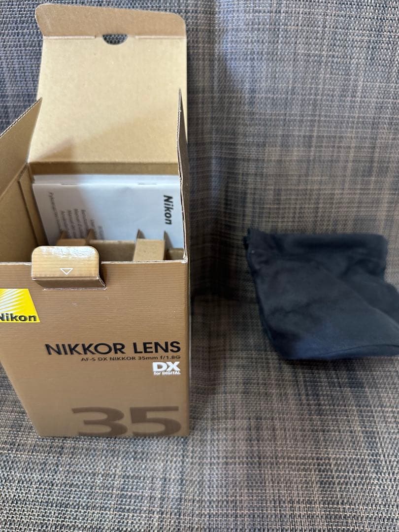 ニコン Nikon NIKKOR 35mm f1.8 単焦点　レンズ