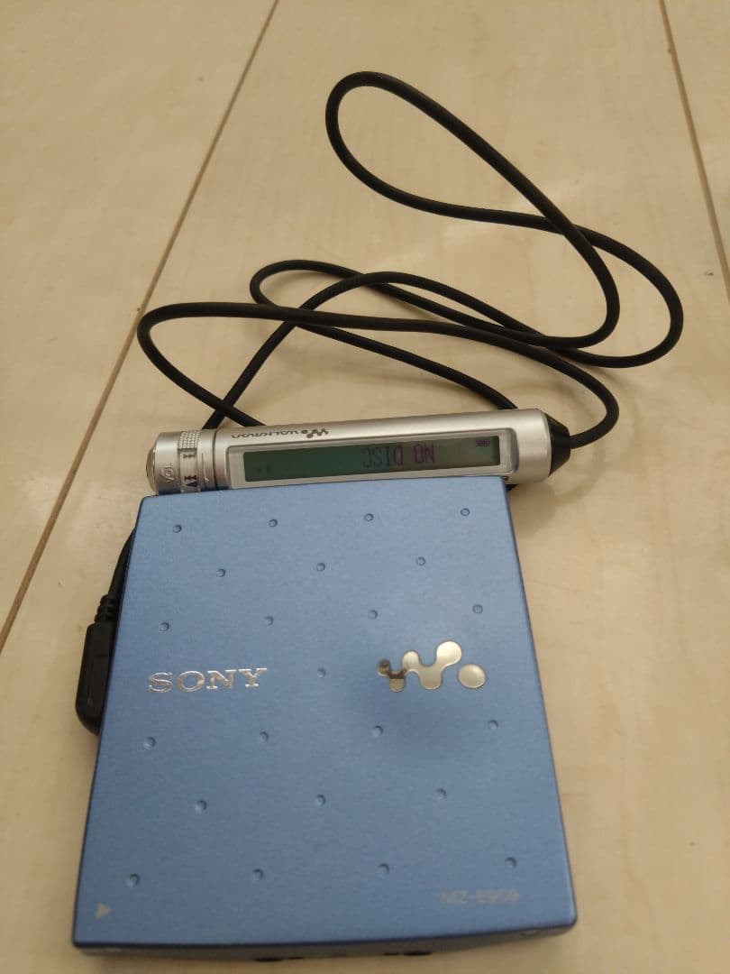 ポータブルプレーヤー SONY MD WALKMAN MZ-E909
