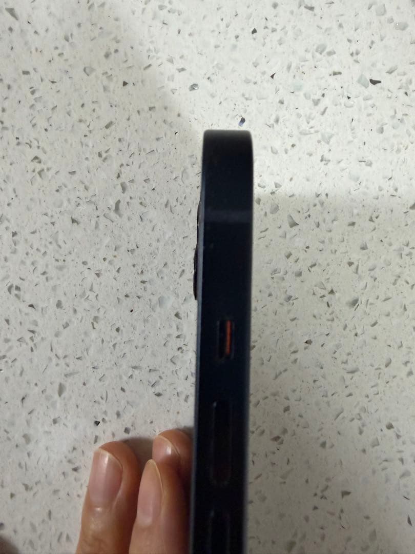 超美品　iPhone13 128GB SIMフリー　ブラック