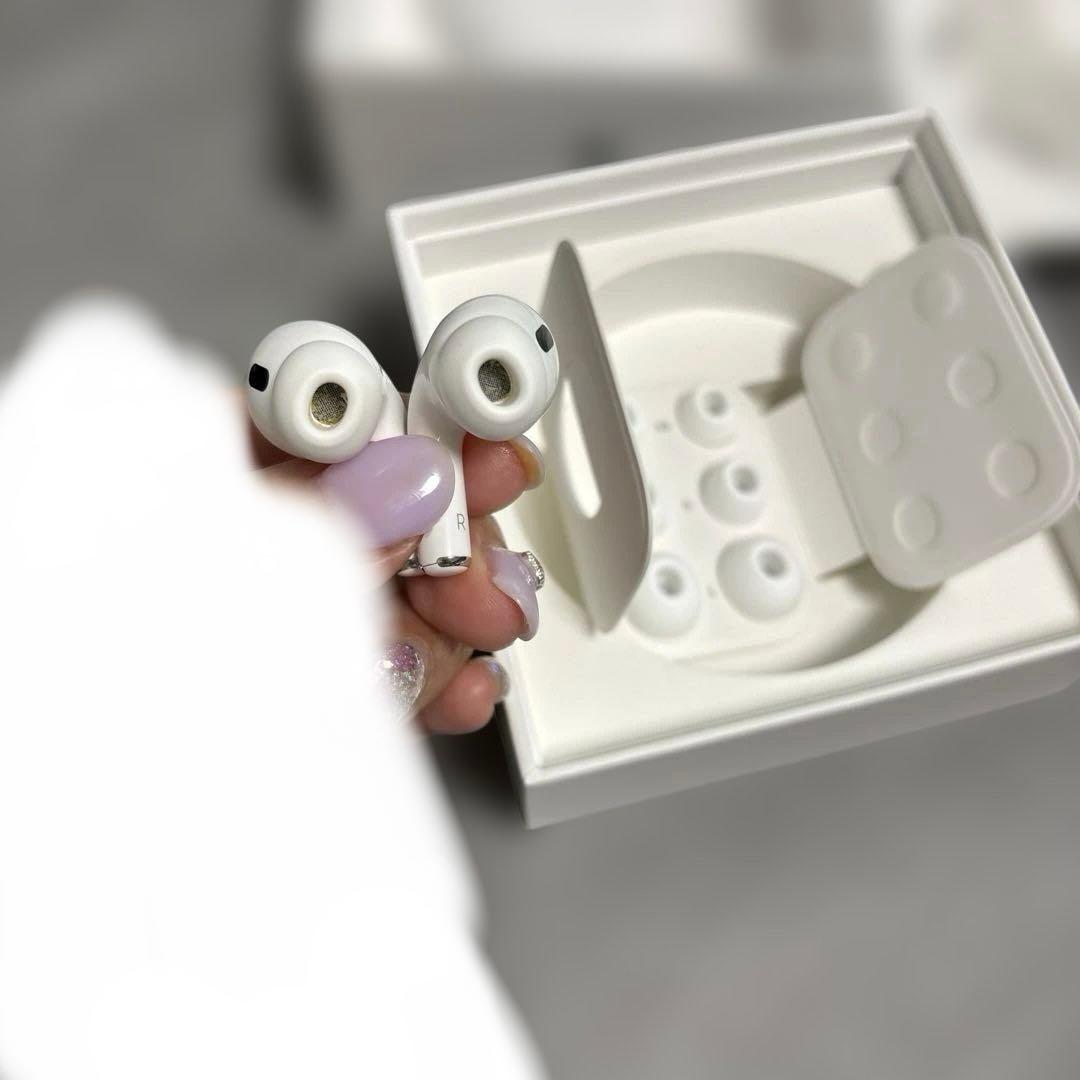 AirPods Pro 2 保証残あり　箱付き　ちいかわケース付き