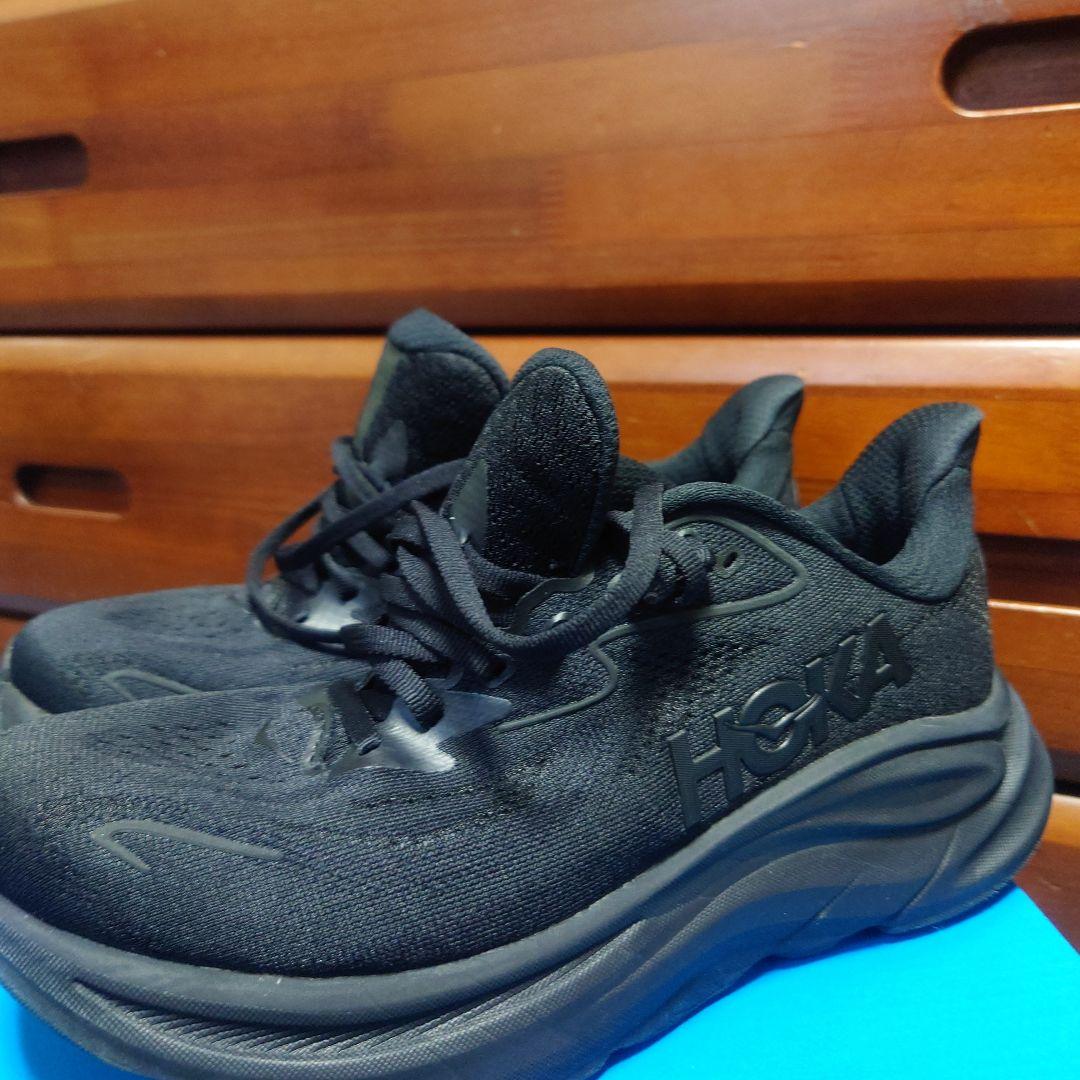 HOKA ONE ONE　クリフトン10