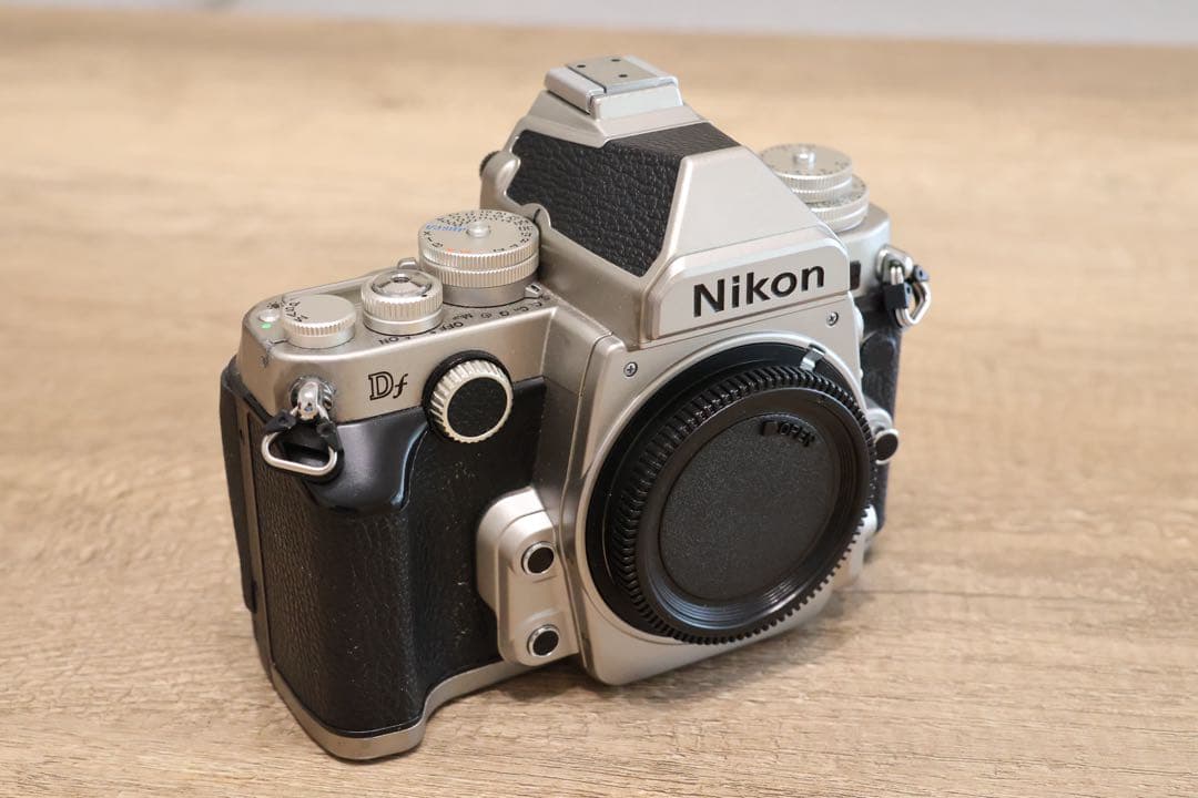 Nikon DF ボディ フルサイズ一眼レフカメラ