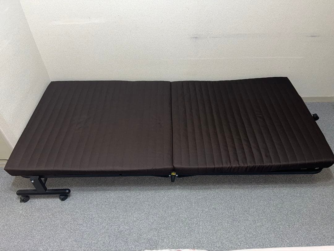 【k】ニトリ 折りたたみベッド マットレス・キャスター付き（送料込み）