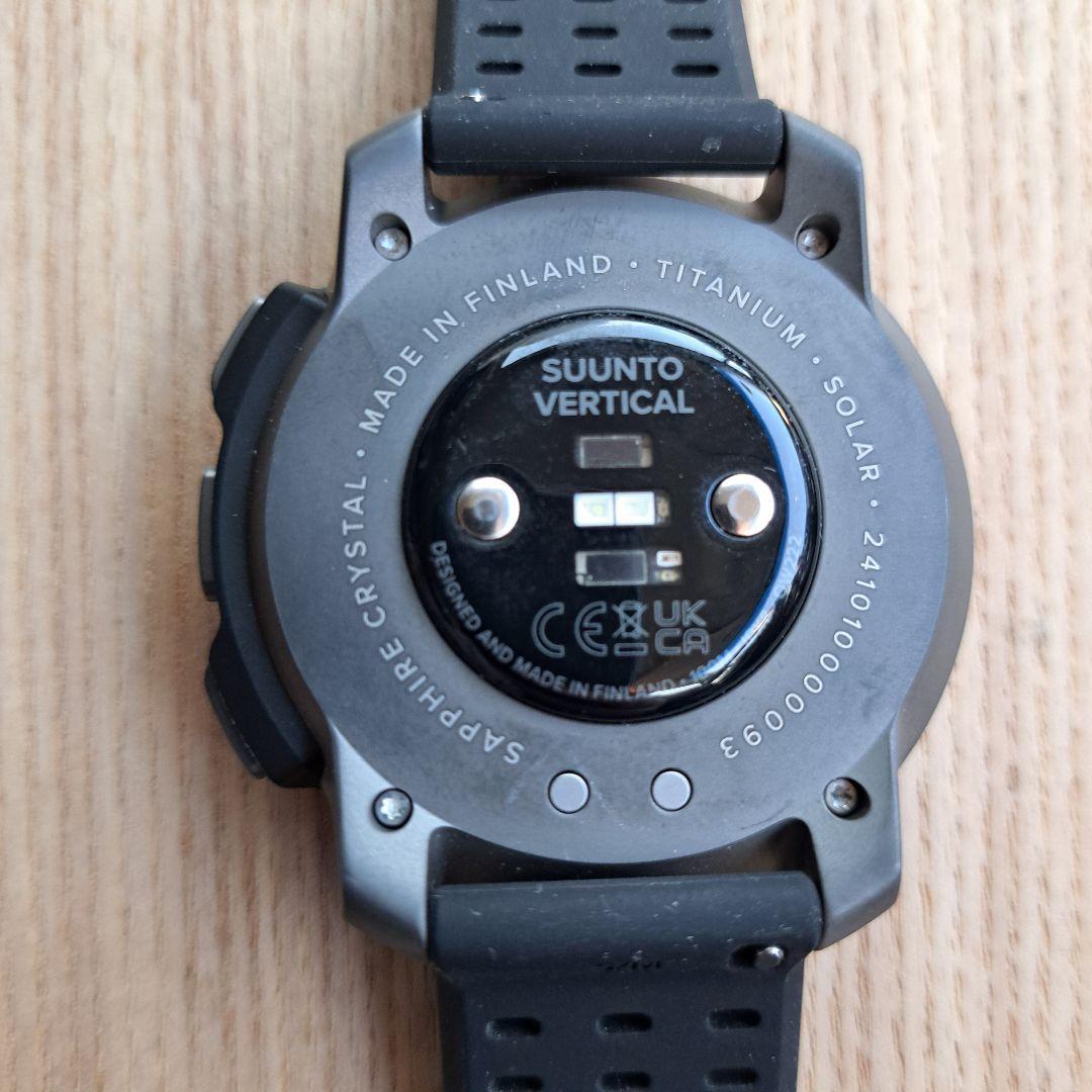 時計 SUUNTO VERTICAL TITANIUM SOLAR BLACK