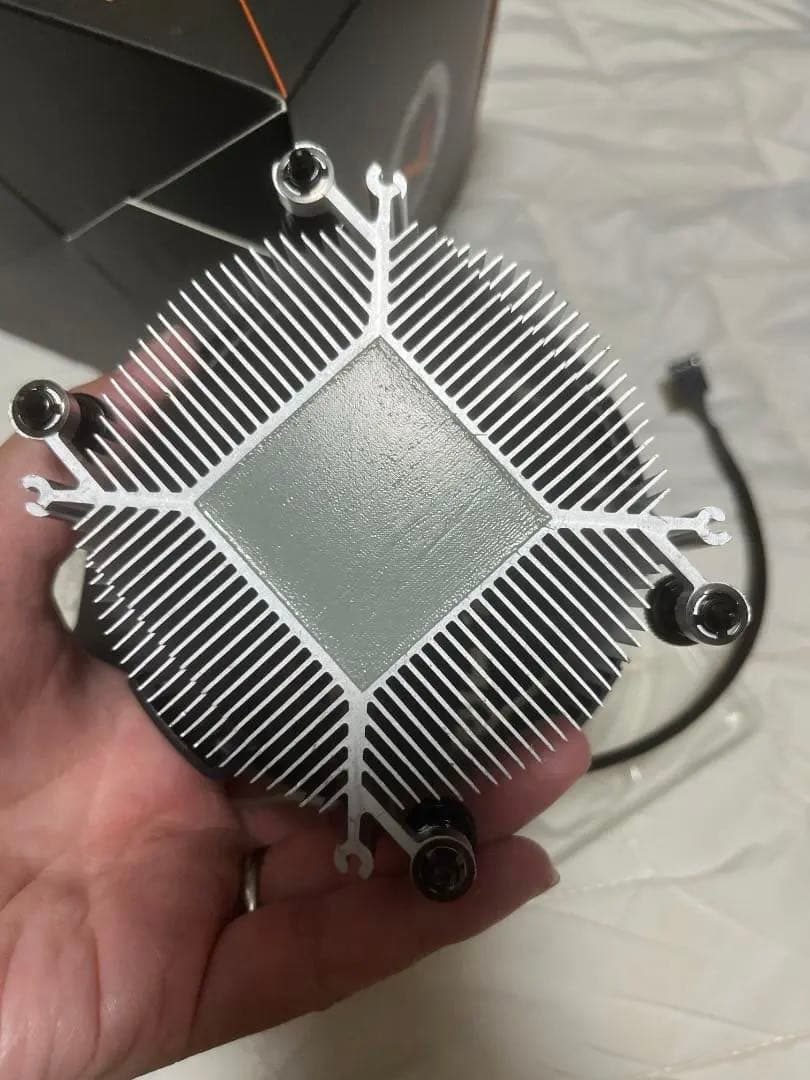 AMD CPU Ryzen 7 8700G 国内正規品　純正CPUクーラー付