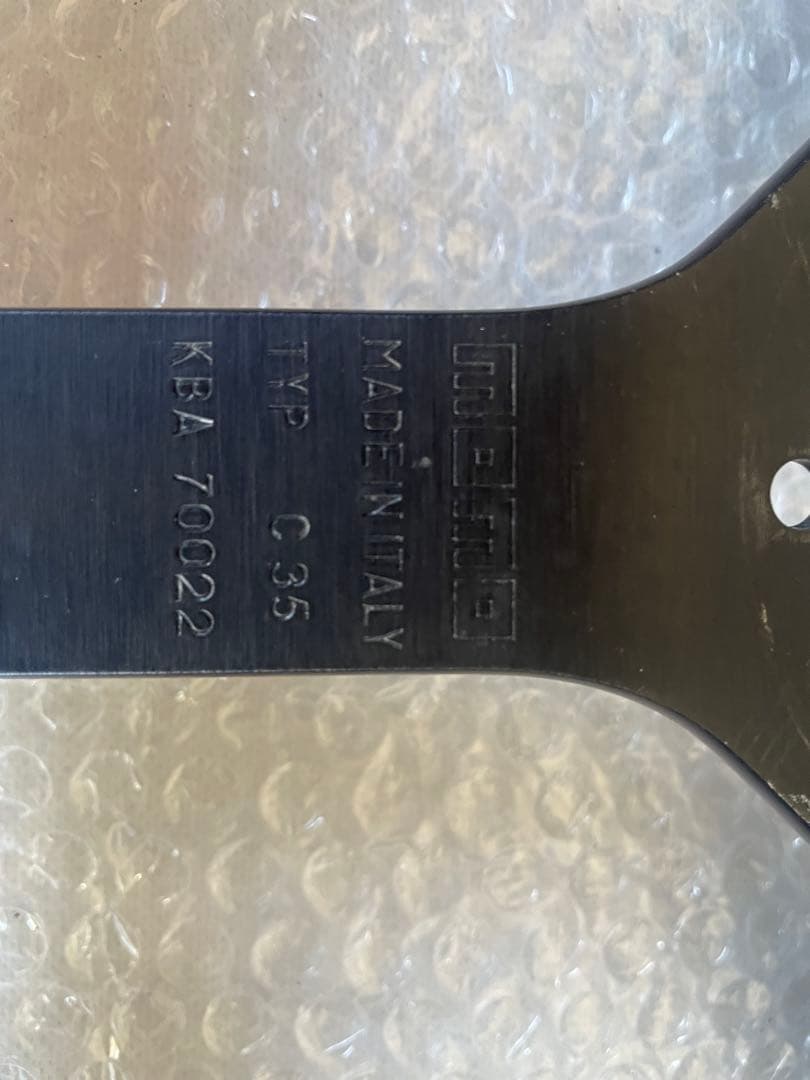 MOMOステアリング フェラーリ 35パイ