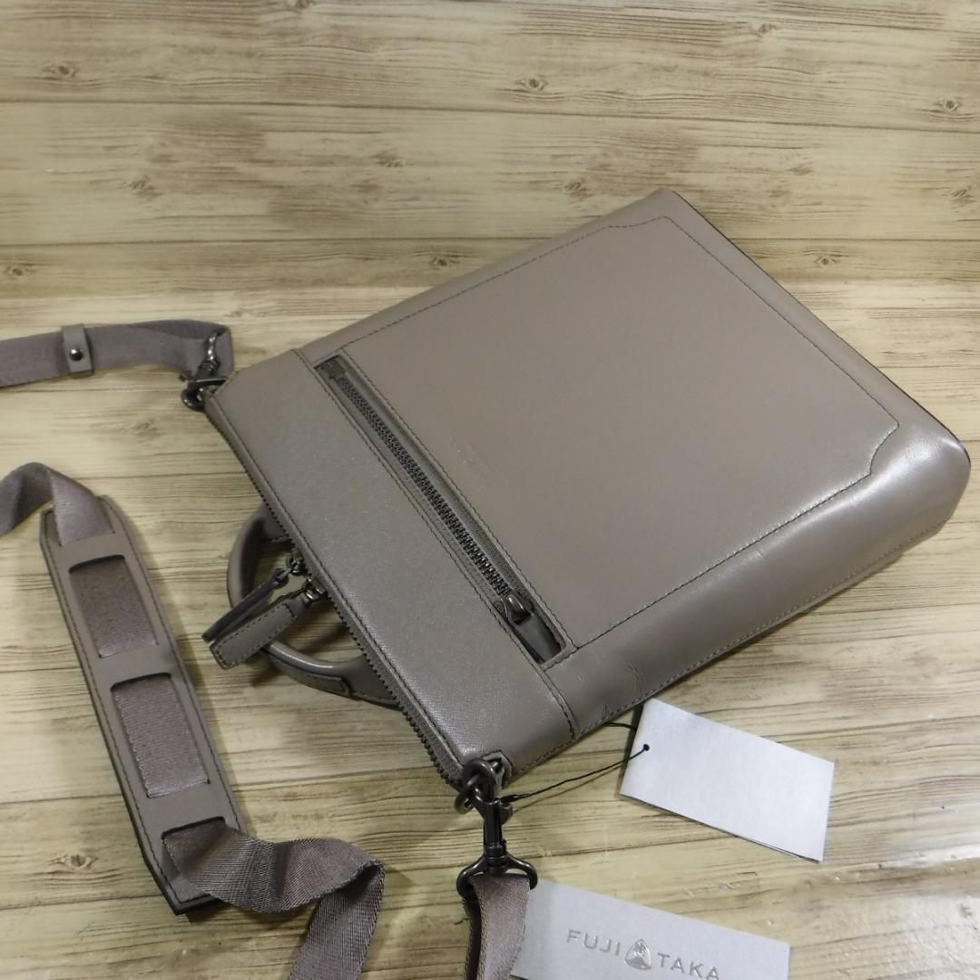 フジタカ 定価39600円 2WAY 縦型 レザーショルダーバッグ 牛革 B5