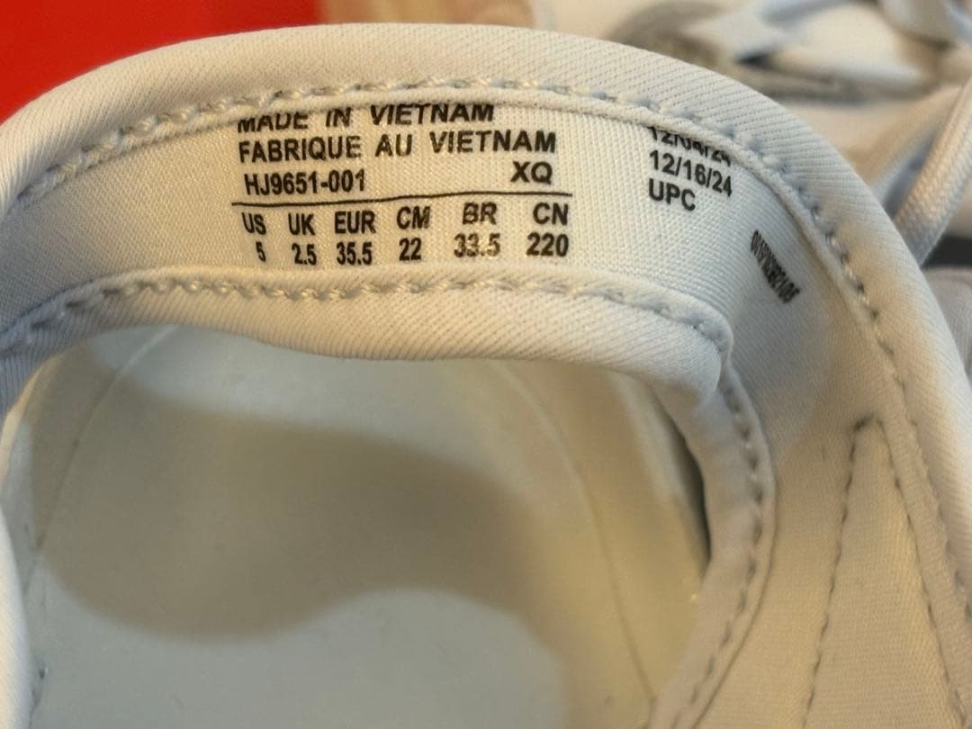 ナイキ　ココサンダル　KOKO エアマックス　HJ9651-001 22cm