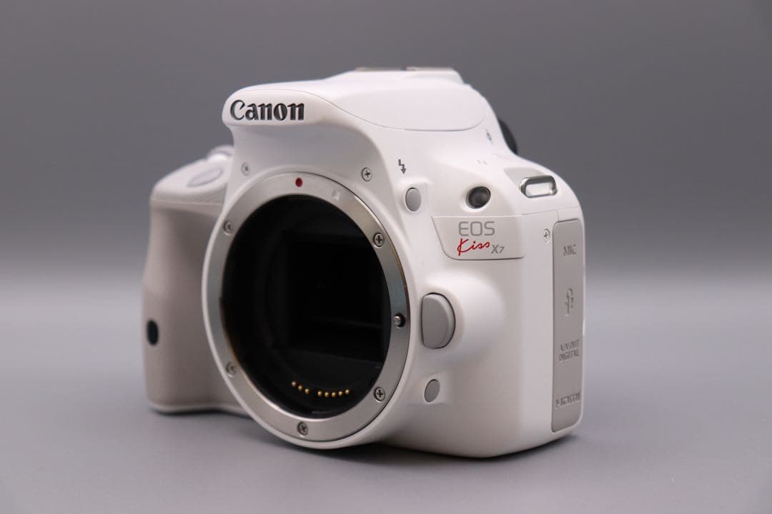 【ショット数2000以下】希少ホワイト！ Canon EOS Kiss X7