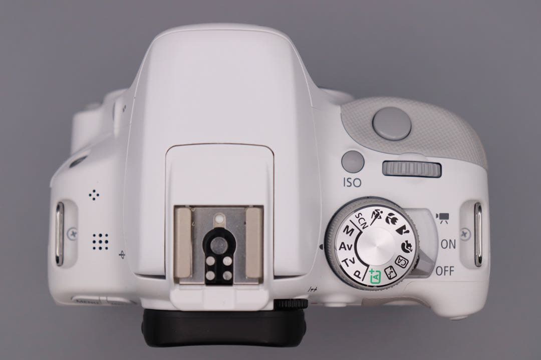 【ショット数2000以下】希少ホワイト！ Canon EOS Kiss X7