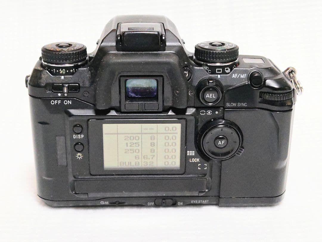 ミノルタ α-7 フィルムカメラとレンズ 2本