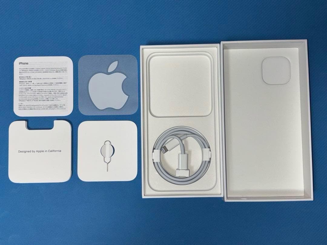 iPhone 13 128GB ミッドナイト SIMフリー 手帳型ケース付き