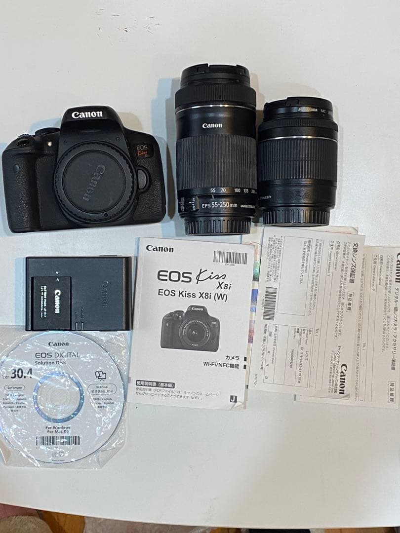 Canon EOS Kiss X8i 本体 + レンズ2本 + 付属品