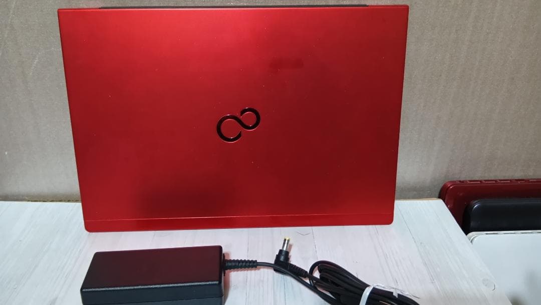 Fujitsu Lifebook UH75/B3 8世代i5