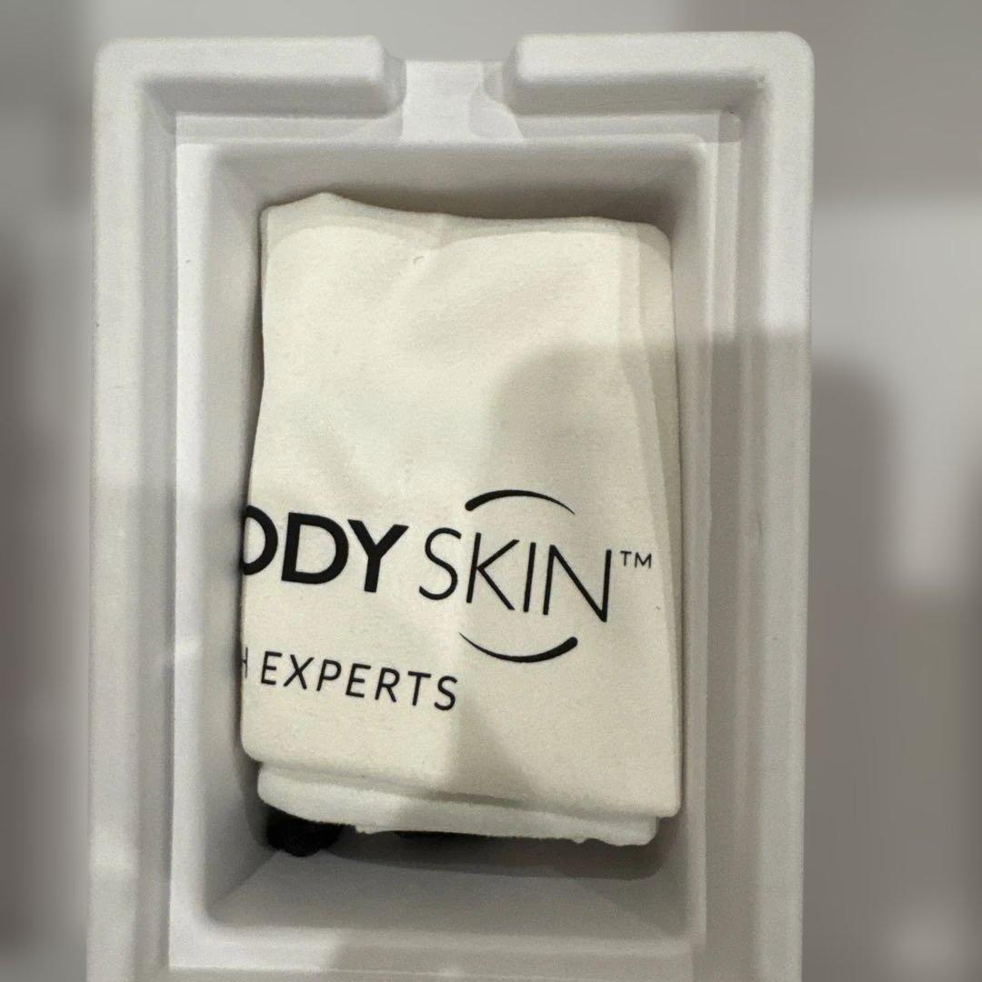 CURRENTBODY SKIN™ LEDライトセラピーマスク　シリーズ2