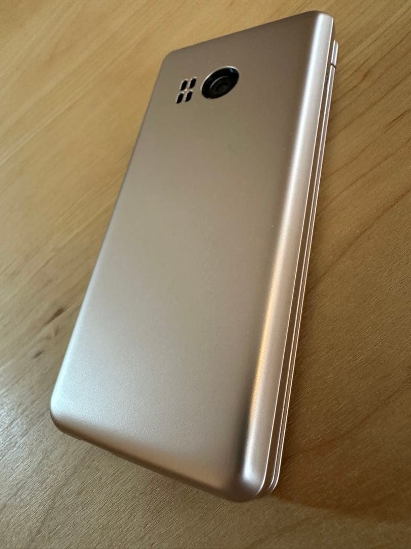 【極美品】かんたん携帯11 SHARP ゴールド　充電器セット