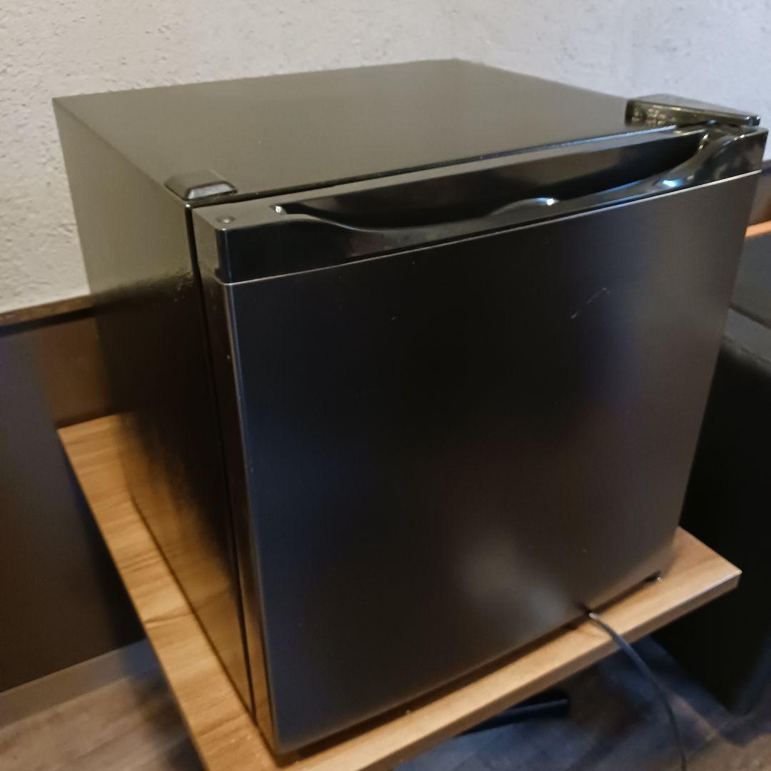 MAXZEN 31L 冷凍庫 2022年製　コンパクト　黒　ブラック　小型冷凍庫