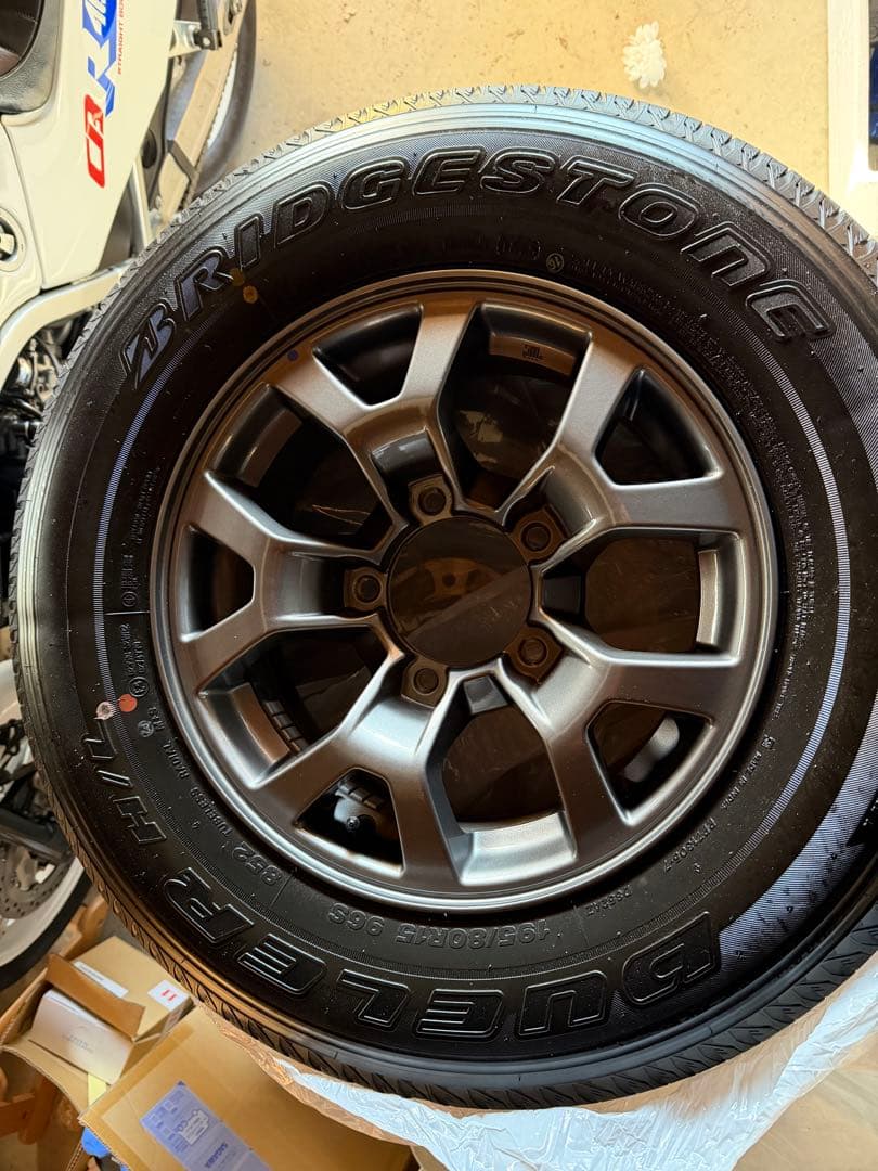 ジムニーノマド純正ホイールタイヤセット美品