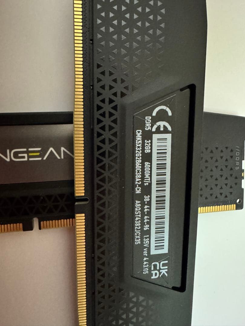 メモリー CORSAIR DDR5 32GBx2 64Gb 6000Mhz