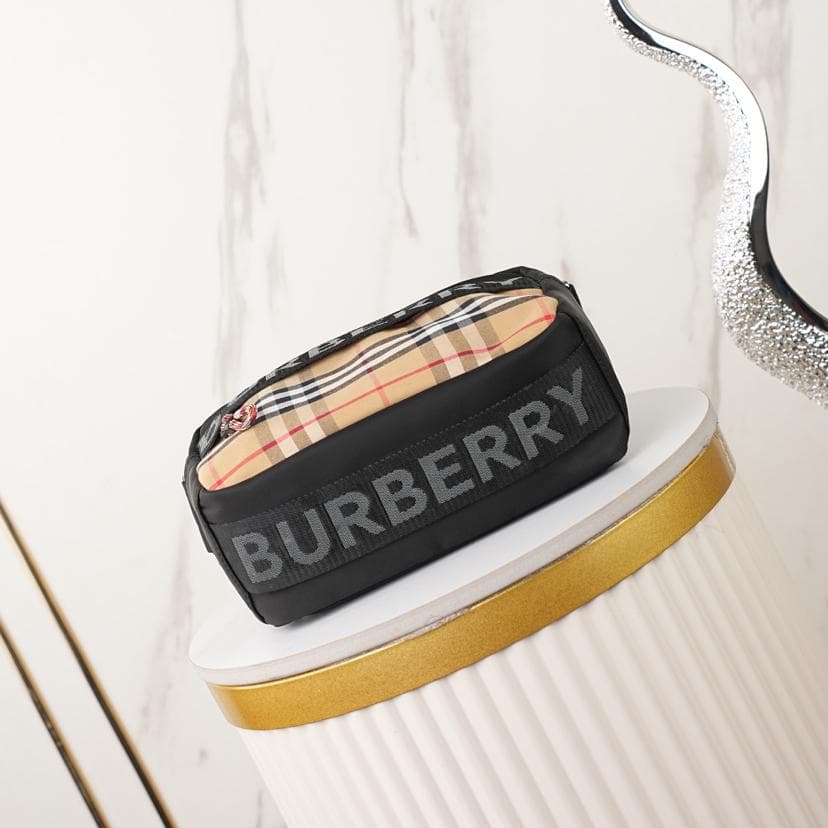 ★美品　BURBERRY ショルダーバッグ
