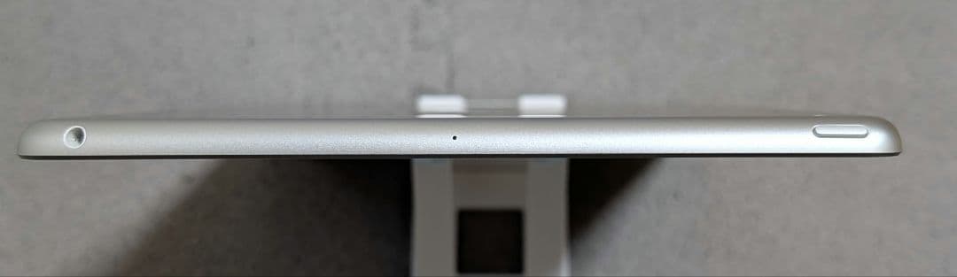 訳ありApple iPad 第8世代 32GB Wi-FIモデルシルバー 本体