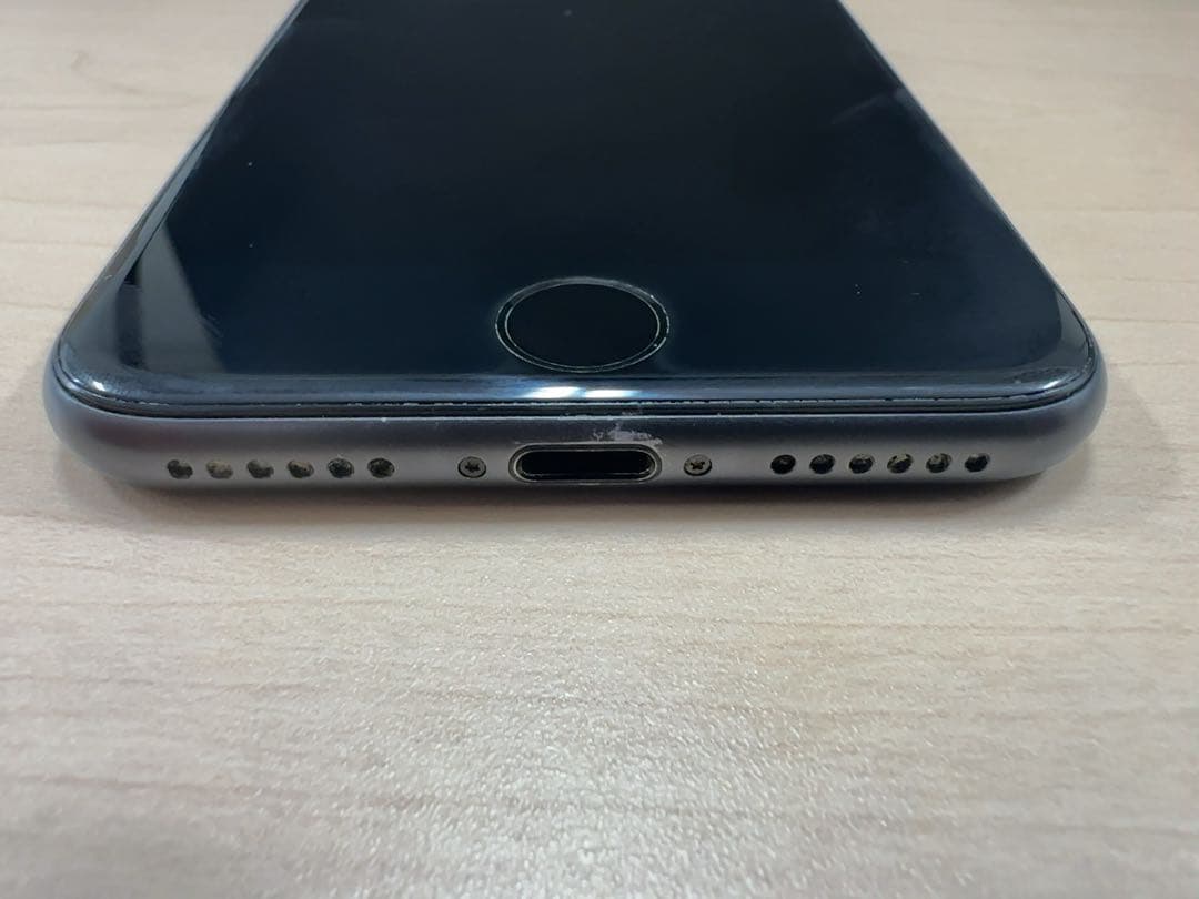 iPhone 8 スペースグレイ 64GB 【非正規修理歴あり】