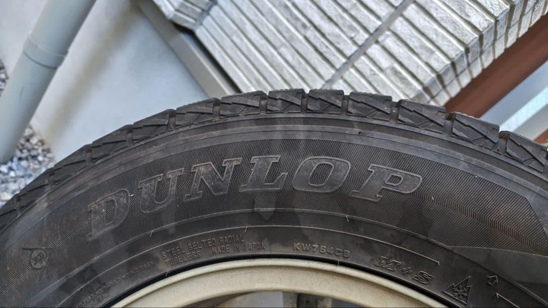 DUNLOP 16インチ スタッドレスタイヤ・ホイール4本セット