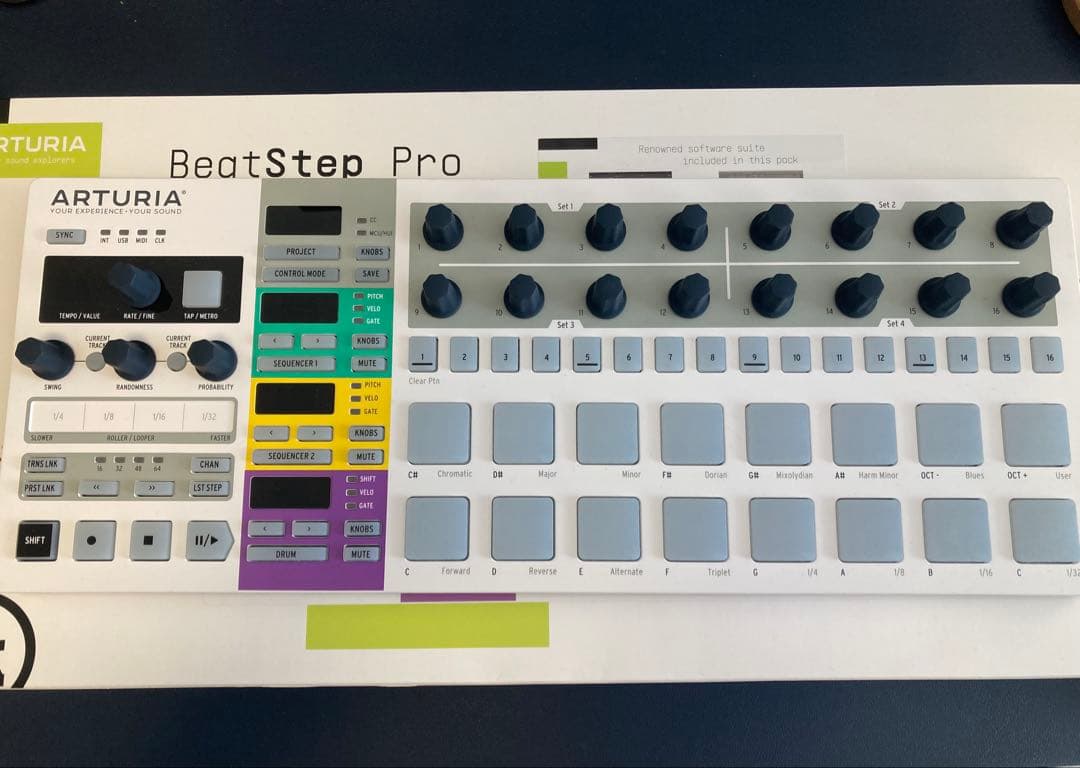 【本日限り】Arturia BEATSTEP PRO【MIDIコントローラー】