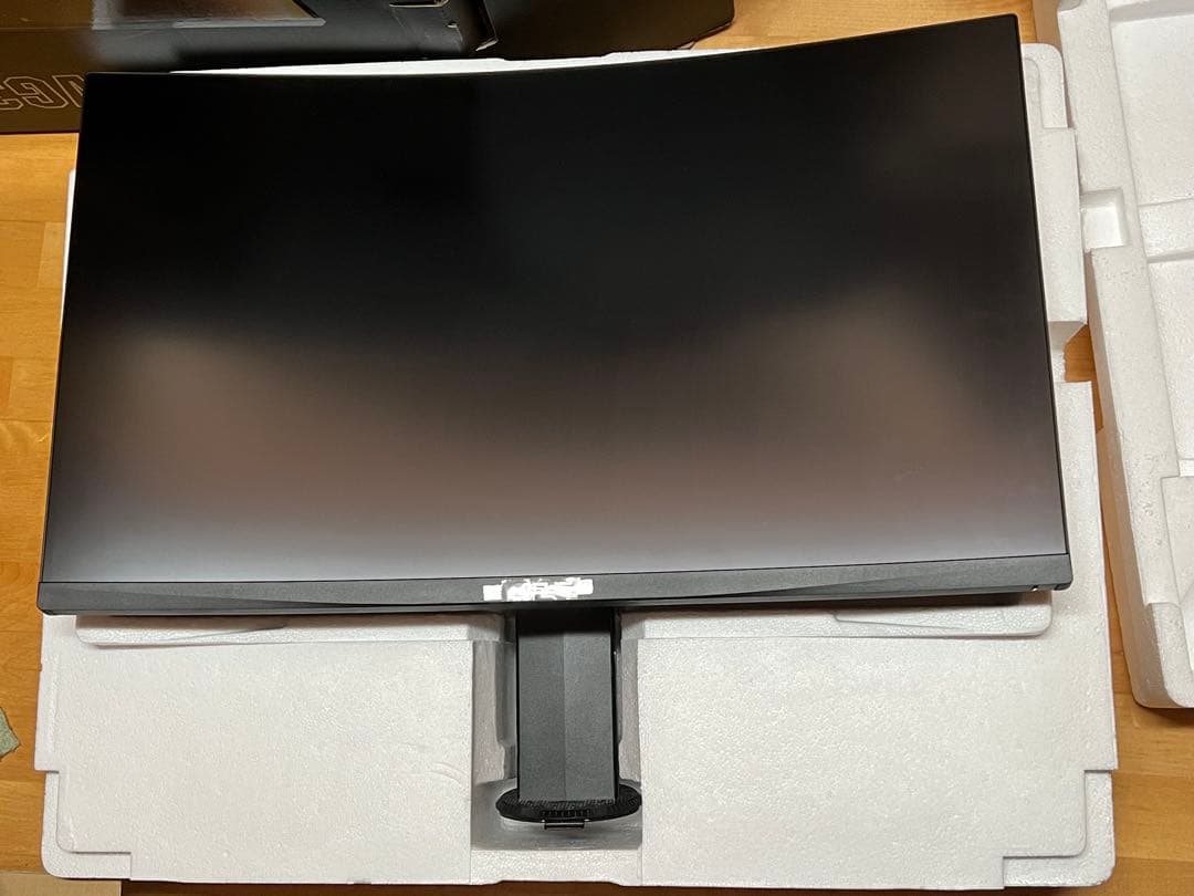 ASUS TUF GAMING VG32V 31.5インチ 曲面モニター 本体