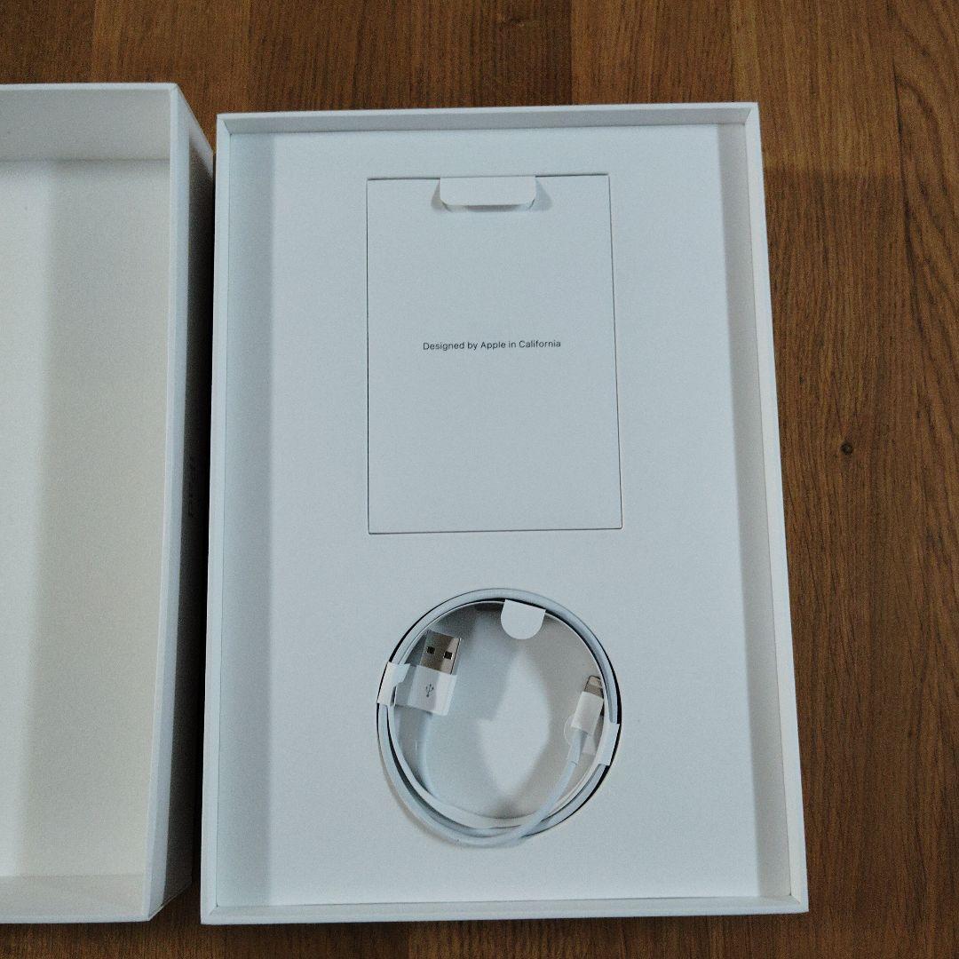 Apple iPad (第7世代) シルバー 本体