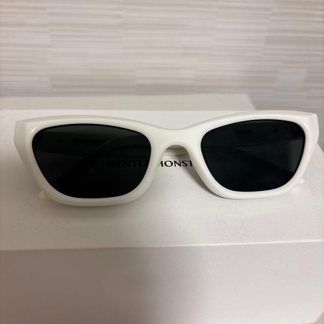 GENTLE MONSTER ホワイトサングラス