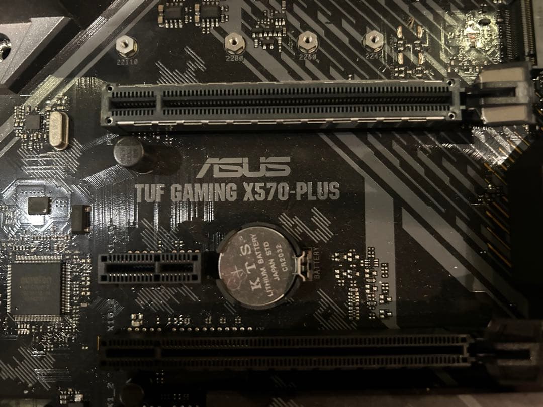 ASUS TUF GAMING X570-PLUS 本体
