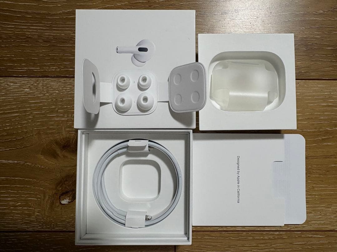 アップル AirPods Pro MWP22J/A ￼ ￼ケースあり