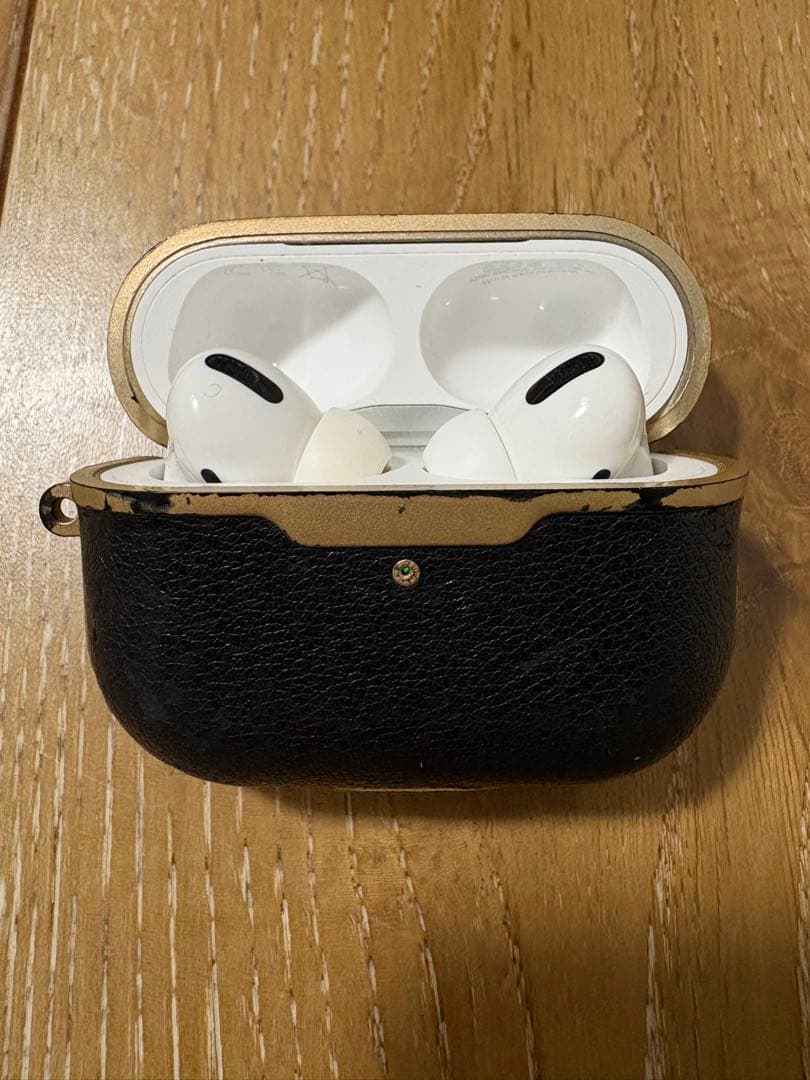 アップル AirPods Pro MWP22J/A ￼ ￼ケースあり