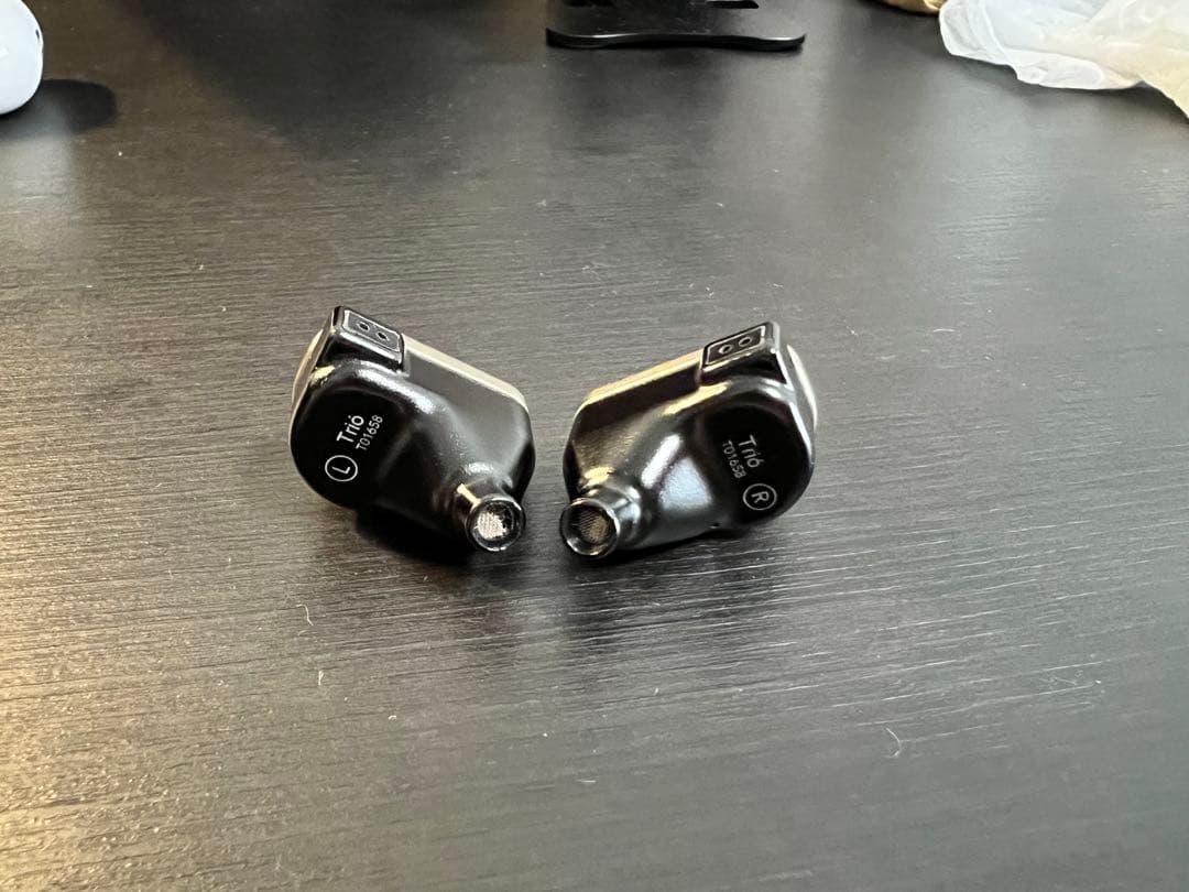 イヤホン 64audio Tia Trio