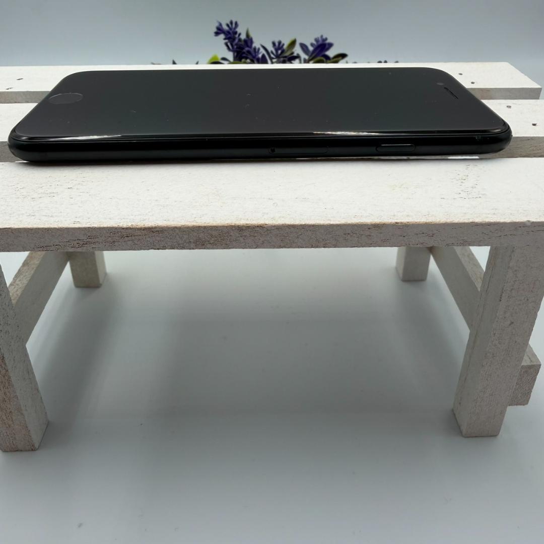 iPhone SE第3世代 64GB ミッドナイト 267