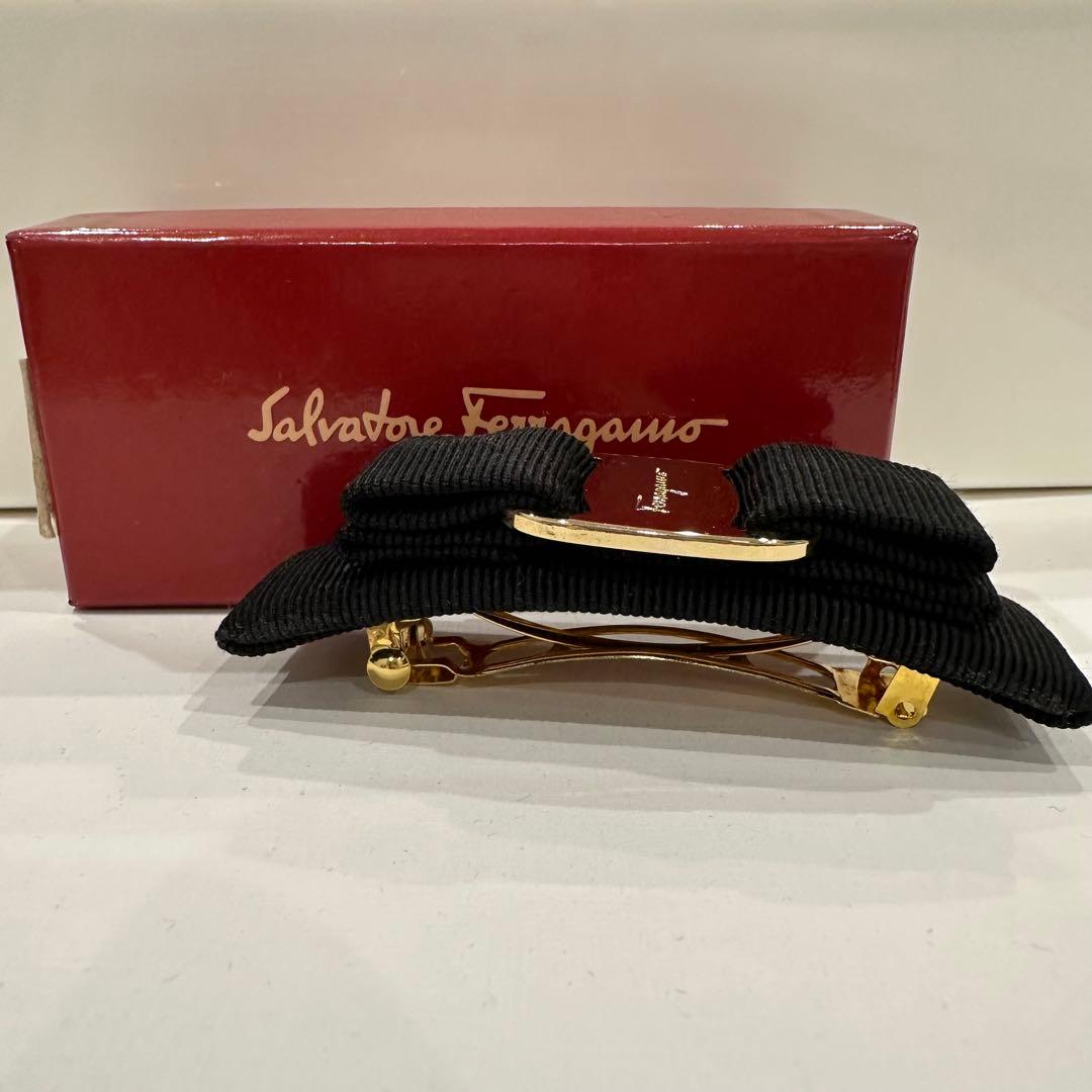 【美品】フェラガモ　バレッタ黒