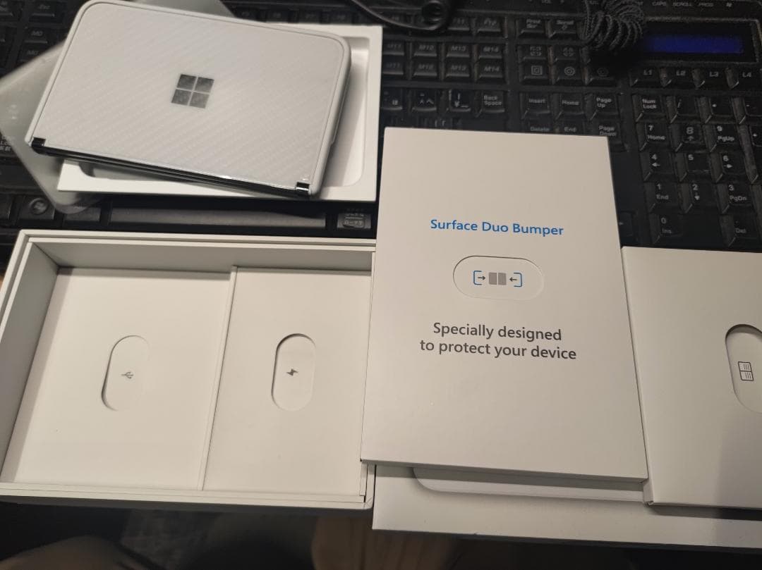 Microsoft Surface Duo 256G 海外版SIMフリー