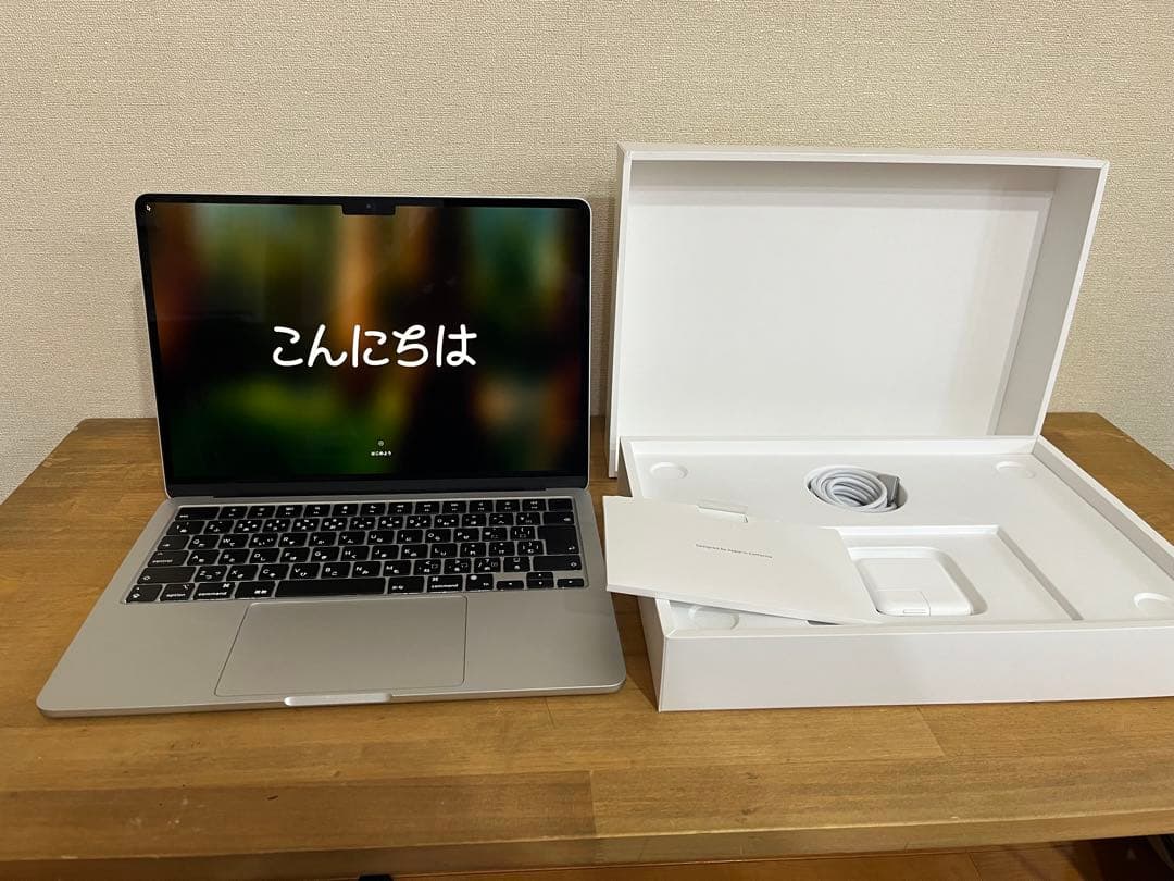 【ほぼ新品】MacBook Air シルバー M2チップ　macbook air
