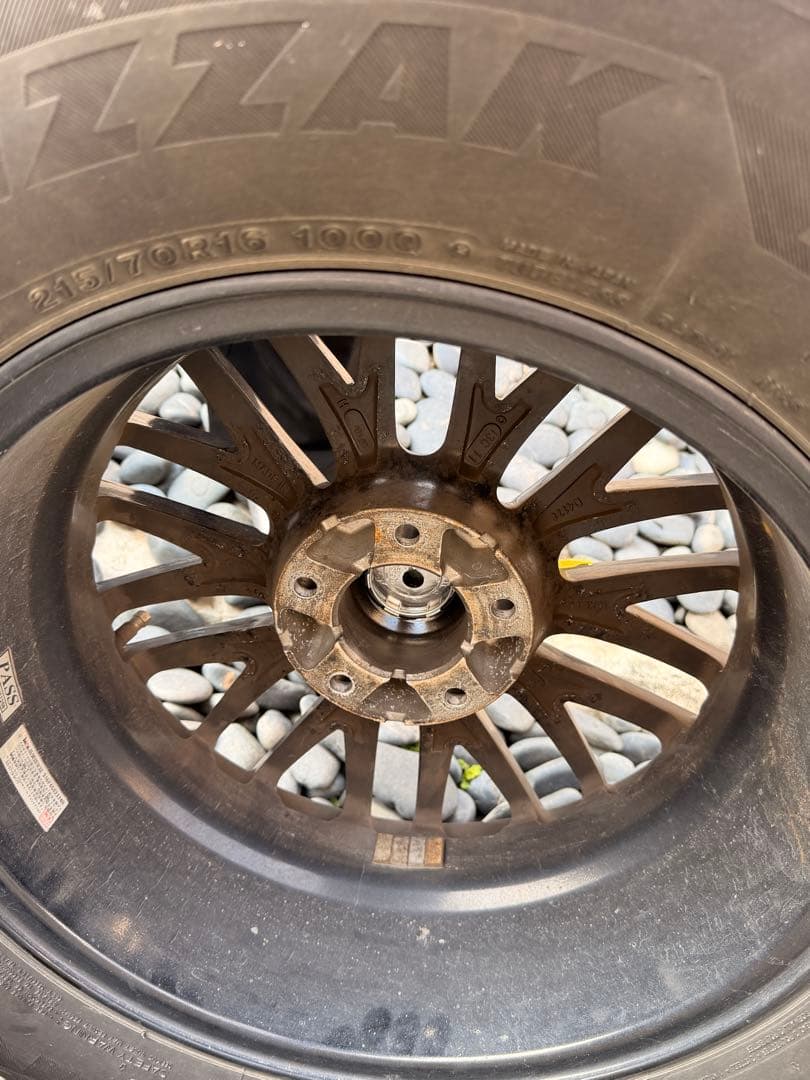 デリカD5 16インチ スタッドレスタイヤ　ホイールセット