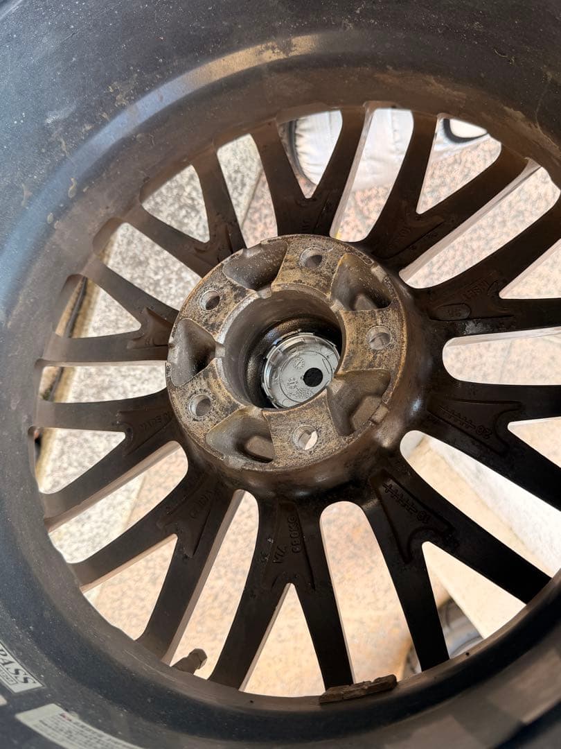 デリカD5 16インチ スタッドレスタイヤ　ホイールセット